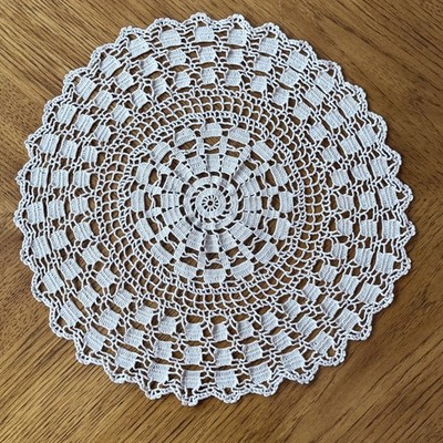 Vintage Hand Crochet Round Filet Poinsettia Pattern Cotton Doily 14  Ecru GUC