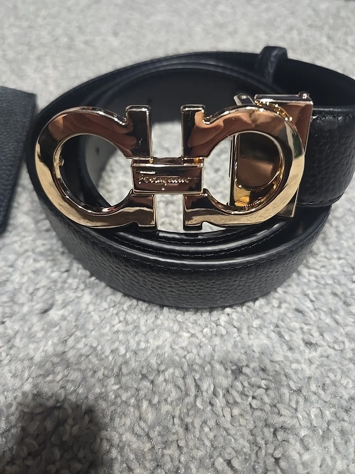Salvatore Ferragamo Cinturón Hombre Cuero Negro con Hebilla Dorada Talla 40 A 46 Foto 2 de 2