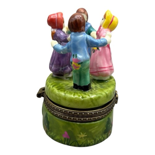 Vintage 'Ring Around The Rosie' Hinged Trinket Box - Ceramic PHB - Roses - 2.75" - Bild 3 von 14