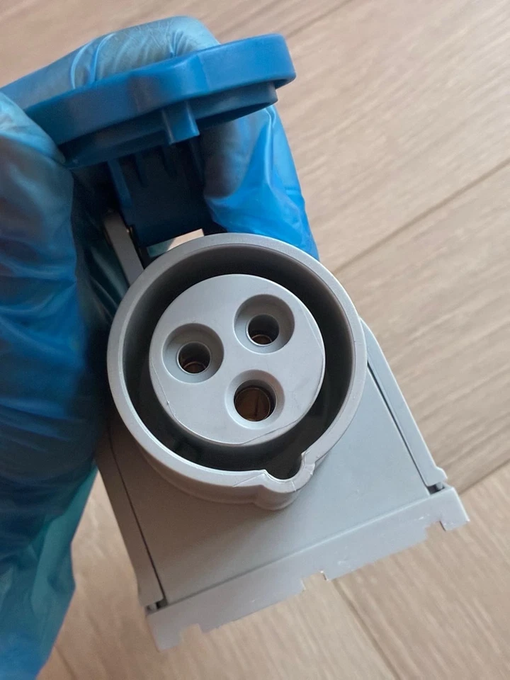 Protection Plug CEE 230v/16a Socket IP44 Protection Plug for Industrial Use - Image 2 of 4