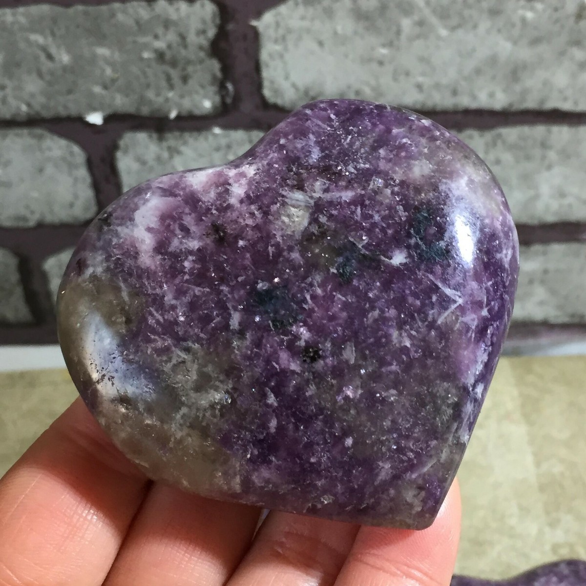 Natural quartz lithium mica purple mica crystal heart-shaped 