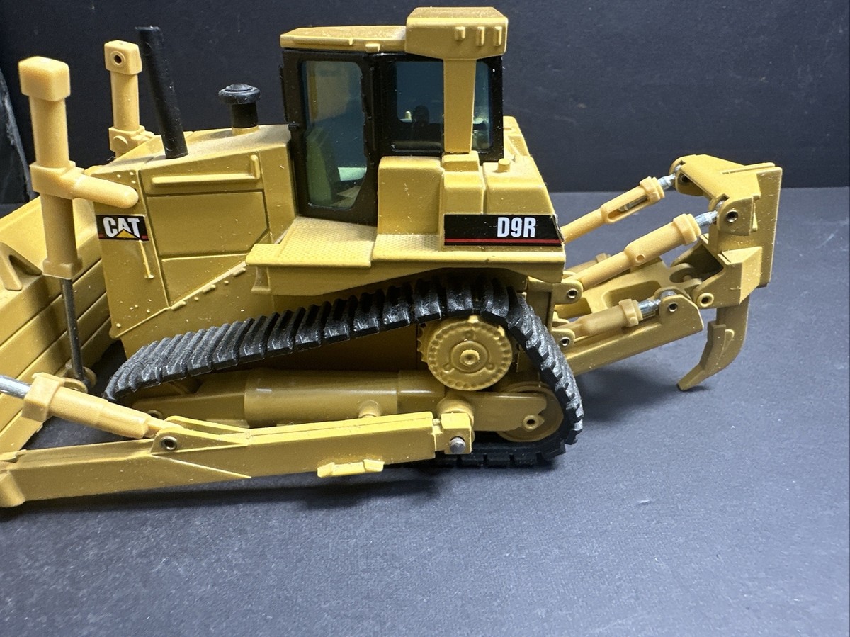 CATERPILLAR CAT D9R DOZER WITH RIPPER - NZG 1:50 SCALE