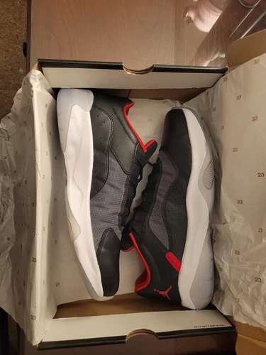 Jordan CMFT 11 Uomo Taglia 11 Nero Univ. Rosso Bianco