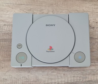 Sony PlayStation 1 - PS1 - PSX Getestet & Funktioniert - Mit controller & kabeln
