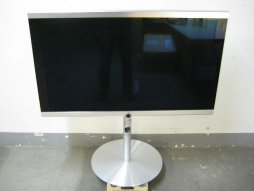 Loewe Individual 46 Composed FullHD, defekt, mit Motorstandfuß!