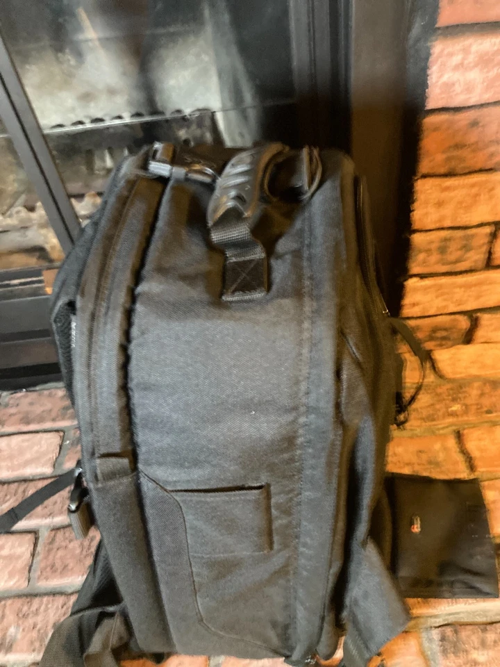 Photographers : Lowepro CompuTrekker AW Camera Backpack - Image 4 of 4