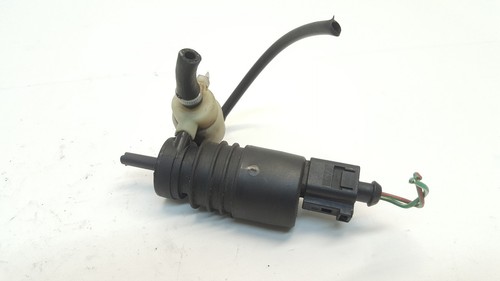 VW Polo - Scheibenwaschpumpe Waschpumpe Waschwasserpumpe Pumpe   (83)