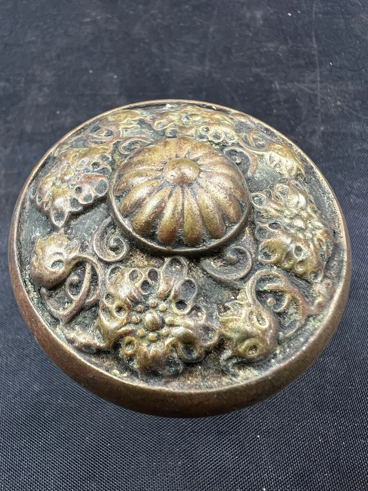 Lockwood 1897 Sienna Door Knob and Back Plate Passage Set H-45210 - Image 2 of 4