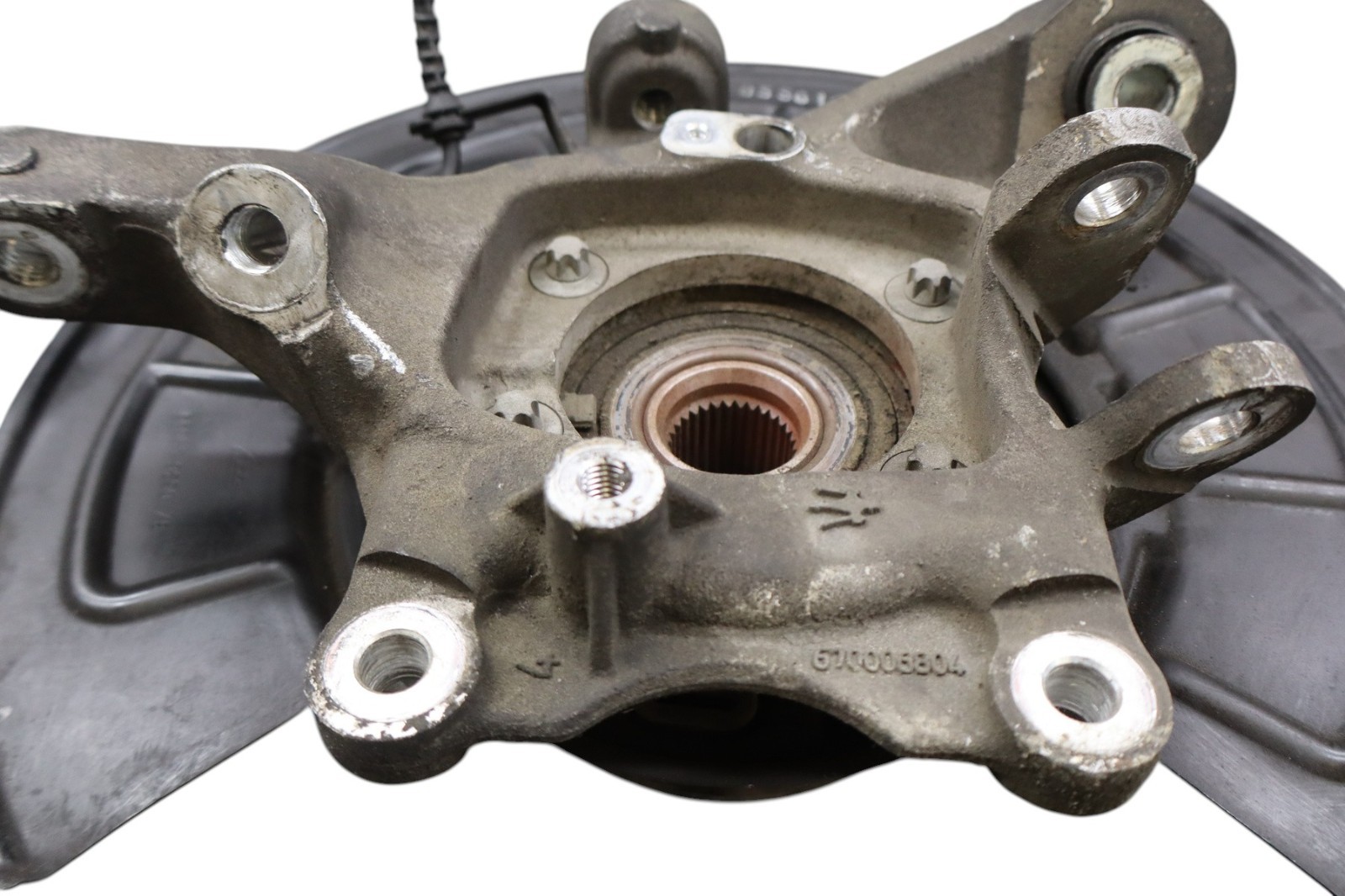 14-17 Maserati Ghibli Rear Left Driver Side Spindle Knuckle Hub 670006804 Oem