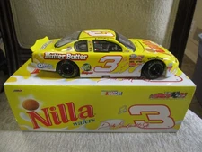 Action 1/24 Nascar Dale Earnhardt Jr. #3 Nilla Wafers diecast 2002