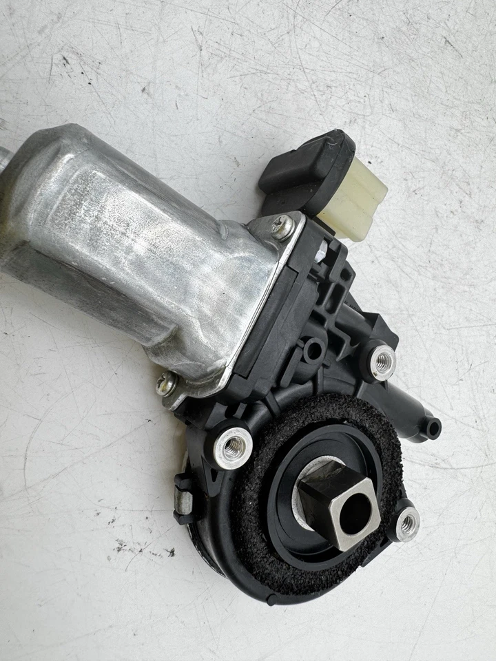 Оригинальный двигатель регулятора стекла правой передней двери для Infiniti M35 06–10 годов выпуска - Изображение 4 из 4