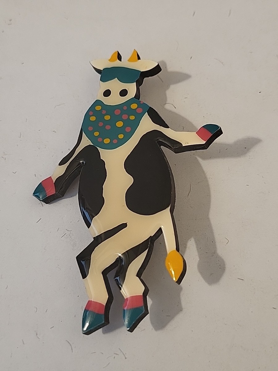 Masonite Humawaca 1990s Cool Cow Brooch Pin