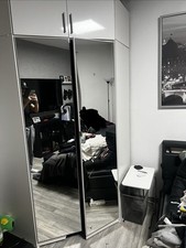 Weißer Eckschrank Mit Spiegel (schon Abgebaut)