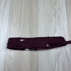 Lululemon SeaWheeze Fast and Free Run Belt Size L/XL Burgundy