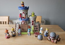 Early Learning Centre Castle With 8 Figurines, Including Knights & Catapult