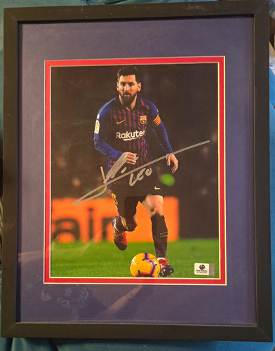 Lionel Messi Auto Barcelona 8x10 Photo w/ Matted Frame and Global Authentics COA