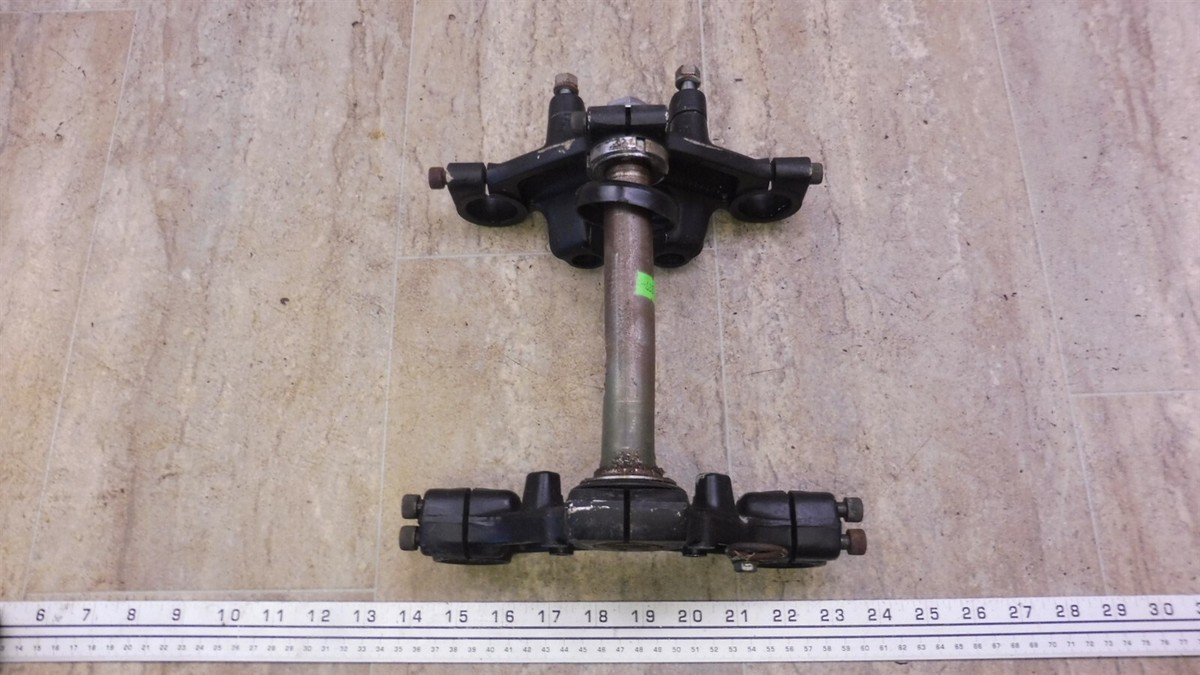 K子 1974 Kawasaki KS125 Enduro K688) triple tree steering stem clamp