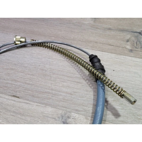 Peugeot 505 Break avec Banquette Avant - de 79 a 84 - 2 Cables frein a Main - Photo 2/4