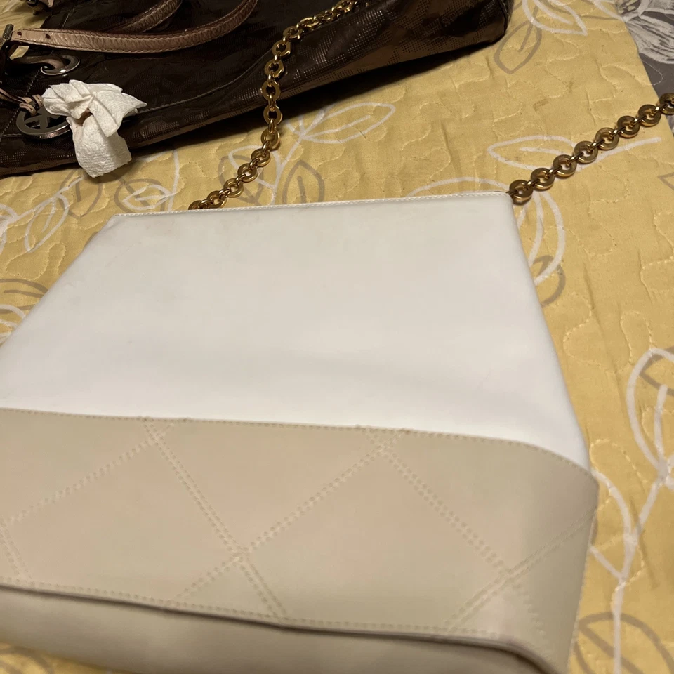 Salvatore Ferragamo so the monedero con cadena en buen estado, blanco en beige Foto 4 de 4