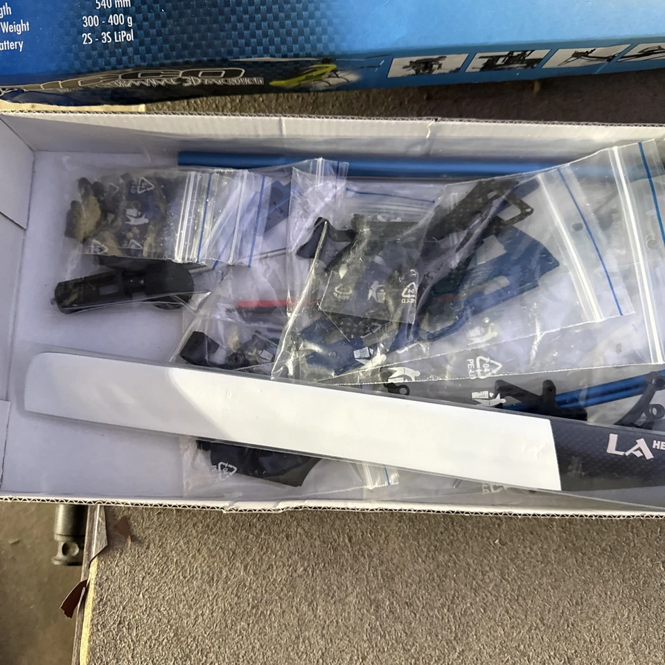 Vintage Rare RC Helicopter  LAheli MAXIR Blue Micro Heli Kit New In Box - Image 4 of 4