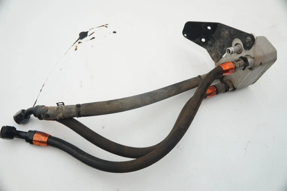 Intercambiador de calor enfriador de aceite de motor 8,3 L 5290412AC OEM Dodge Ram 1500 SRT10 2004-06 Foto 3 de 4