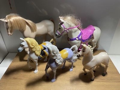 5 x Pferdefiguren Aschenputtel, Disney Tangled Maximus, Kutsche Pferde, Battat