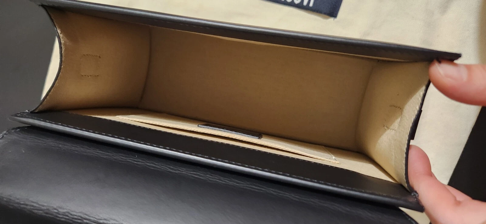 Borsa con manico superiore JACQUEMUS ""Le Grand Chiquito"" in pelle nera con cinturino a tracolla