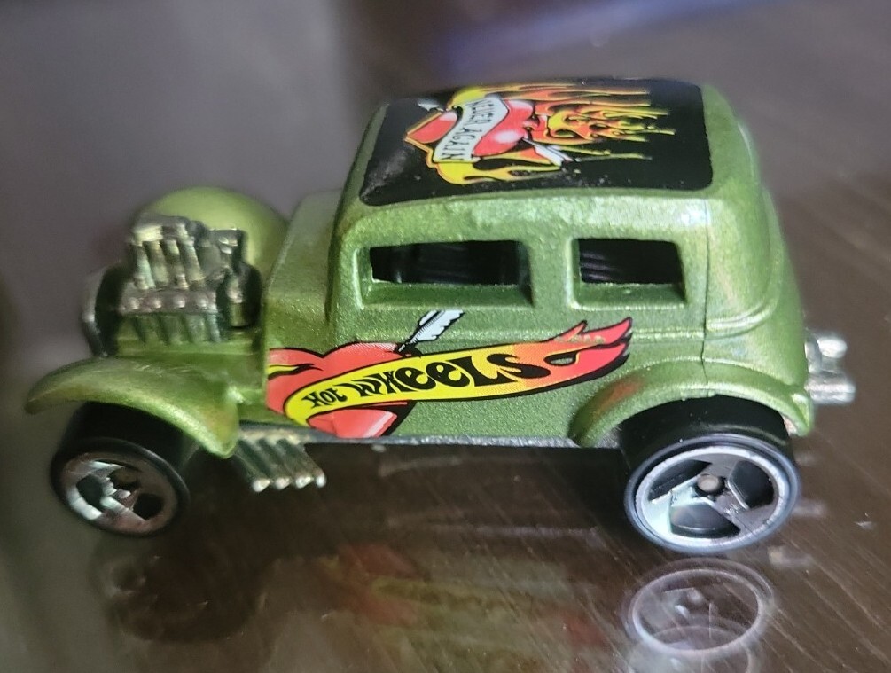 HOT WHEELS 1968 32 FORD VICKY GREEN OLIVE NEVER AGAIN FLAMES