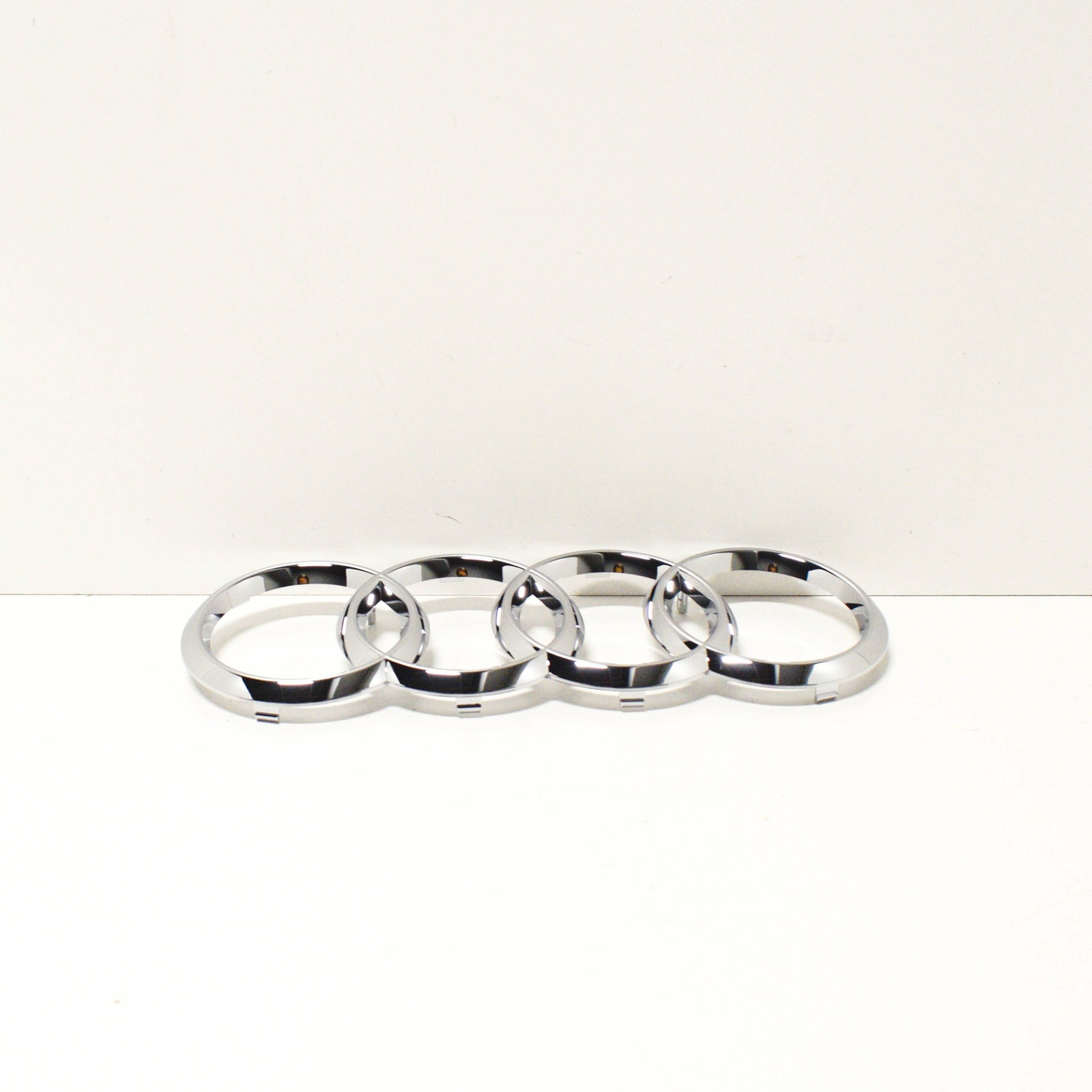 Emblème de calandre avant Audi A7 4G 4H0853605C2Zz d'origine