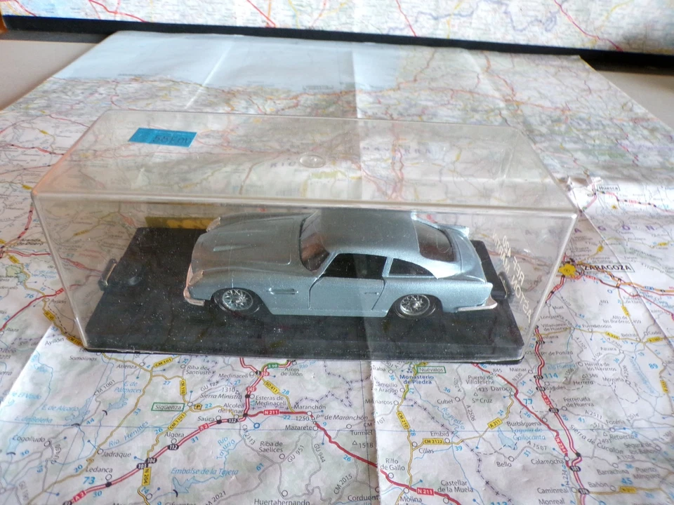 ASTON MARTIN DB 5 Vantage bleu Ancienne VEREM/SOLIDO France Ref 420 en boite - Photo 3/4