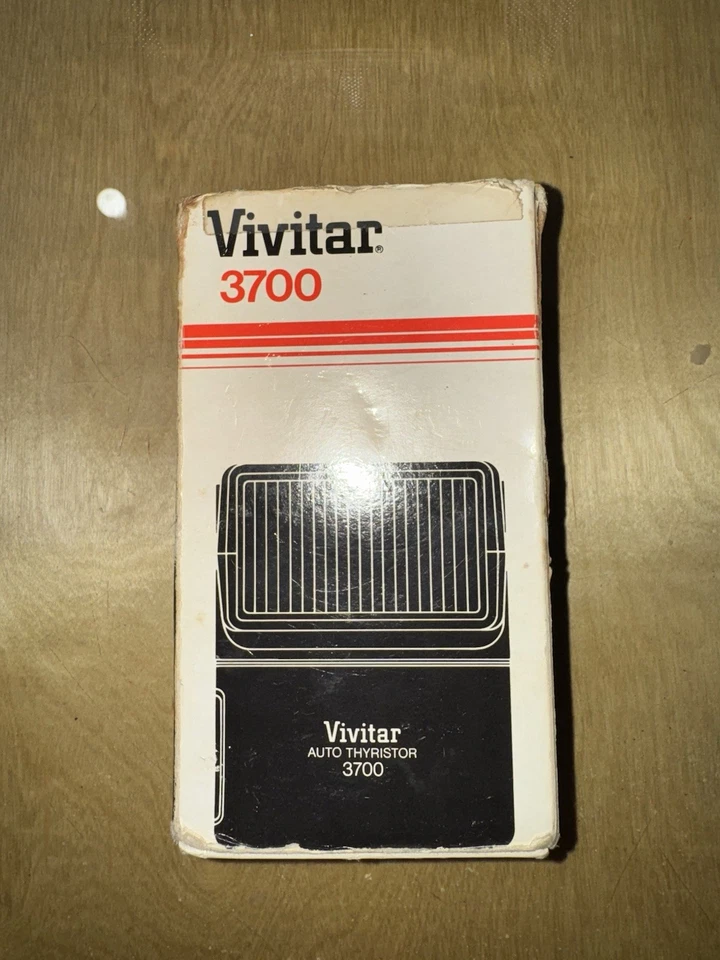 Vivitar Auto Thyristor 3700 Camera Flash Photography  Equipment - Image 3 of 4
