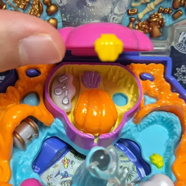 Ariel Poly Pocket - Cute Mermaid & Sea Friends Figurine