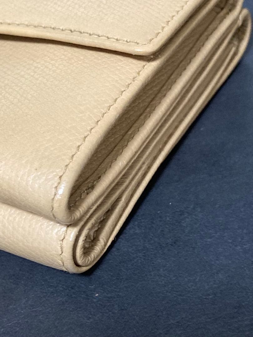 CHANEL Coco Button Compact Wallet Coco Mark Beige - image 7