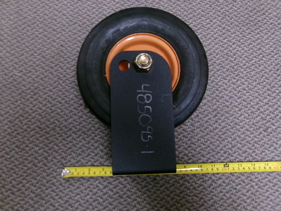 MONTAJE NEUMÁTICO SCAG LBX-15 (485095)/SOPORTE (426350) 9X3,5-4 Foto 3 de 4