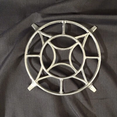 DESSOUS DE PLAT VINTAGE / CIRCULAIRE FONTE ALUMINIUM - Photo 1/4