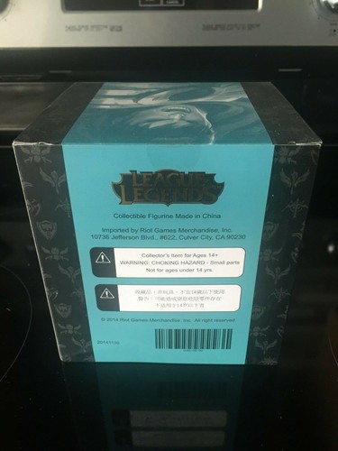 Authentic Retired Garen Series 1 League of Legends Riot Merch - Picture 2 of 2