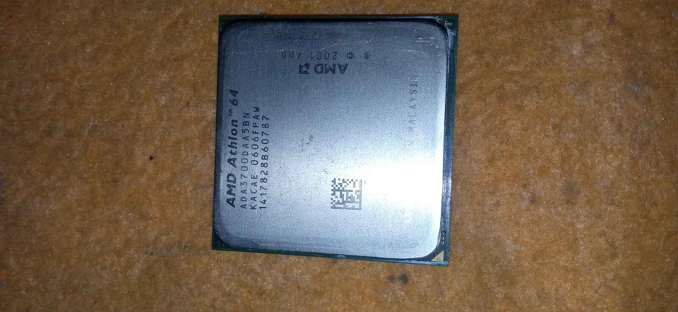 AMD Athlon 64 3500+ 2.2 GHz (ADA3700DAA5BN) Processor - Image 2 of 3