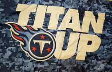 Stendardo Tennessee Titans Titan Up - Bandiera Da Parete 0,9x1,5m Con Adesivi