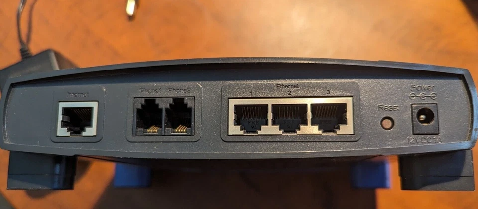 Cisco Linksys Broadband Router RT31P2 - Image 3 of 4