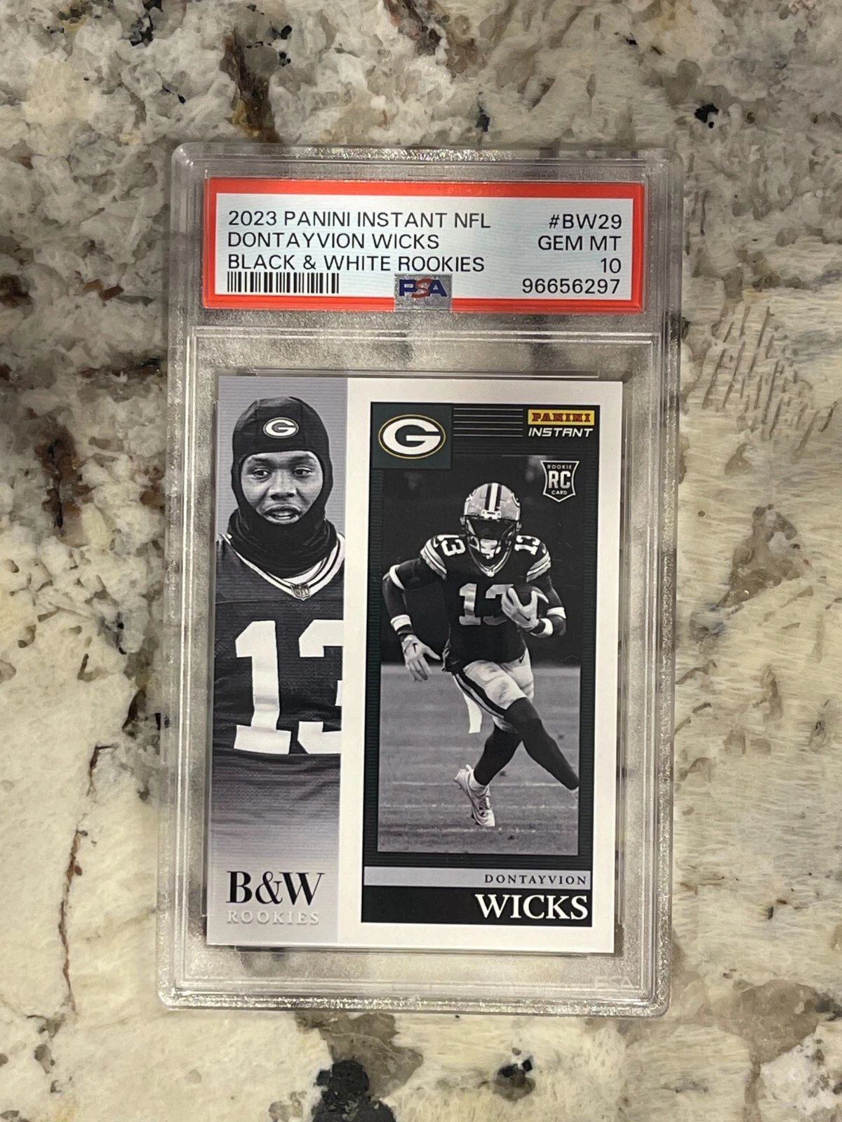 Dontayvion Wicks Panini Instant NFL Black & White Rookies #BW29 Base