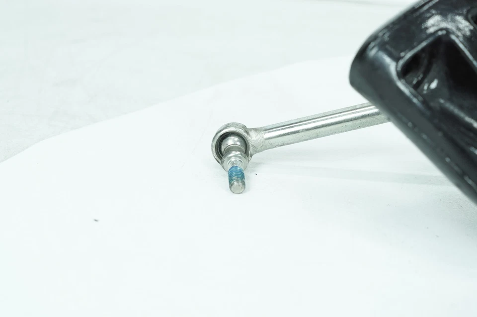 Harley Sportster XL883 2013 superbaja OEM control del pie del conductor derecho reposapiés Foto 2 de 4