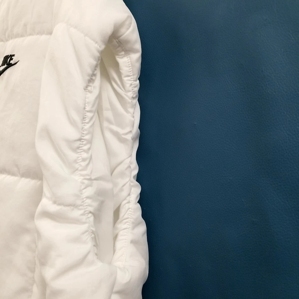 Nike Sportswear Classic Puffer Therma-Fit Loose Vest White FB7679 Women's M - Image 4 of 4