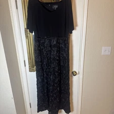 Alex Evenings Rosette Lace & Jersey Cocktail Dress 16W Floor Length Black $219