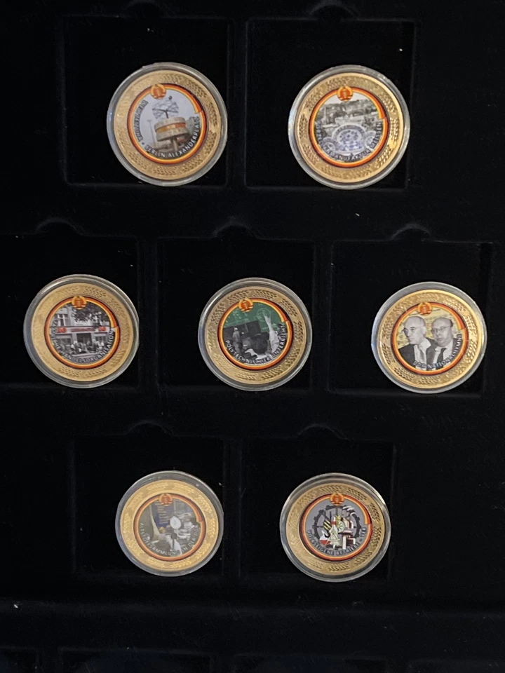 Medaillenset Die Geschichte der DDR - 22 Medaillen je 33 mm in schicker Kassette - Bild 4 von 4