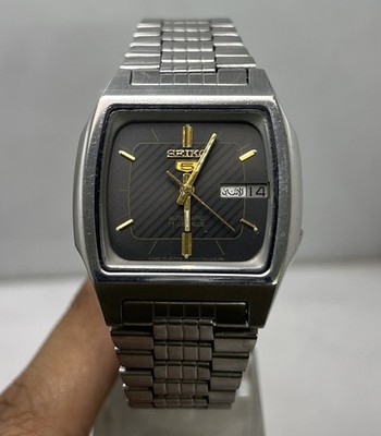 Vintage Seiko 7009-5962 Automatic 21 Jewels Black Square Dial Men's Wristwatch