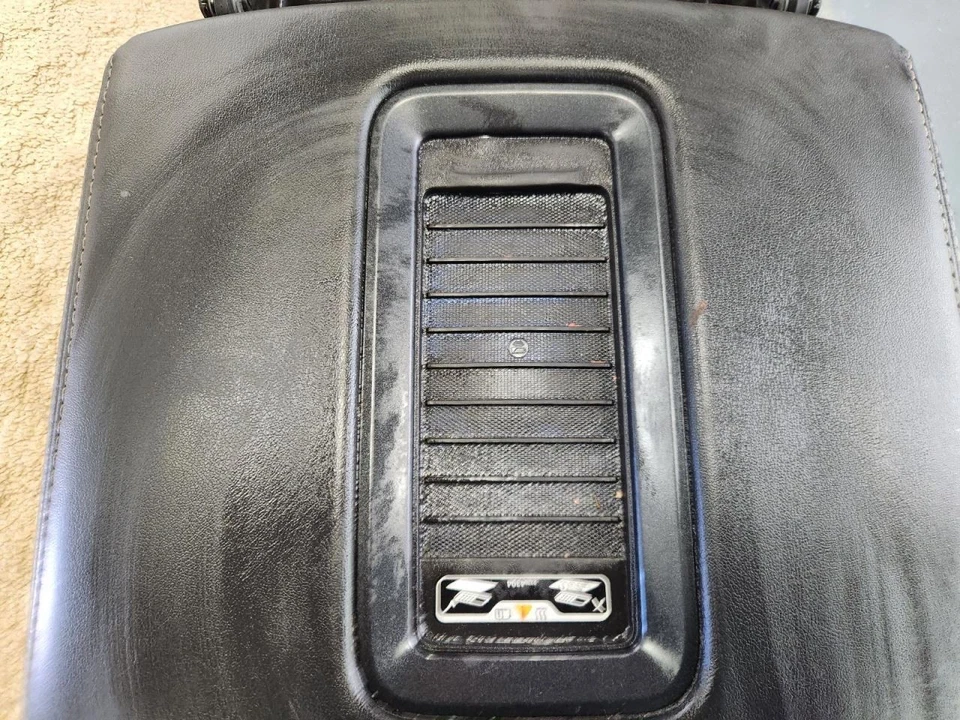 Console piso frontal SLE sem sistema de entretenimento compatível com 16-20 YUKON 759684 - Imagem 2 de 4