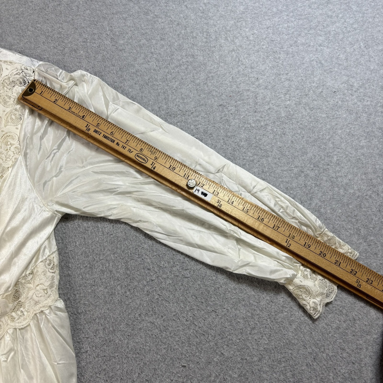 Shadowline Nightgown Robe Set Women 1X White Nylon Lace Peignoir Full Sweep Belt