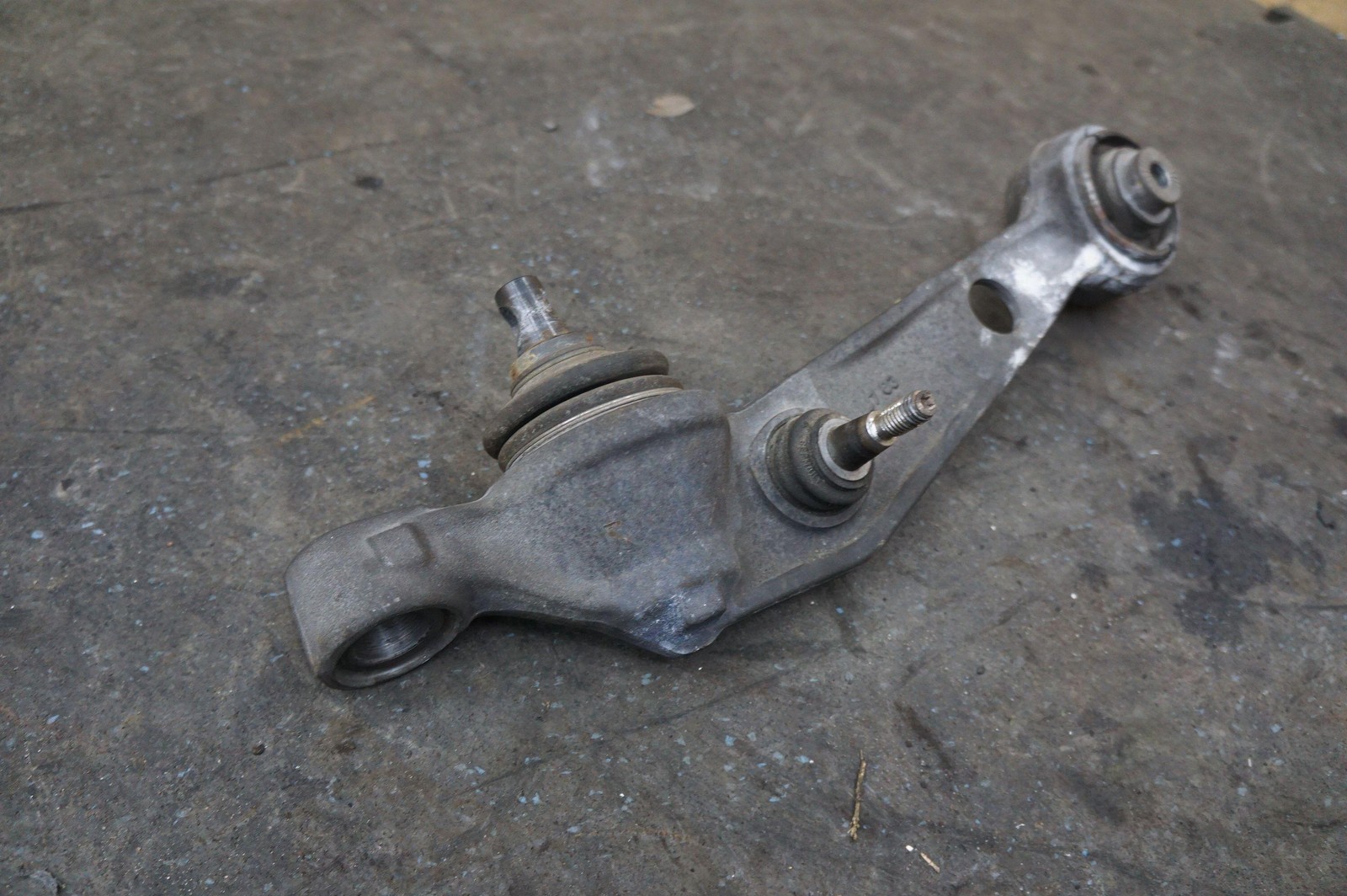 Front Right Lower Suspension Control Arm 31122180523 Rolls Royce Phantom 2003-17