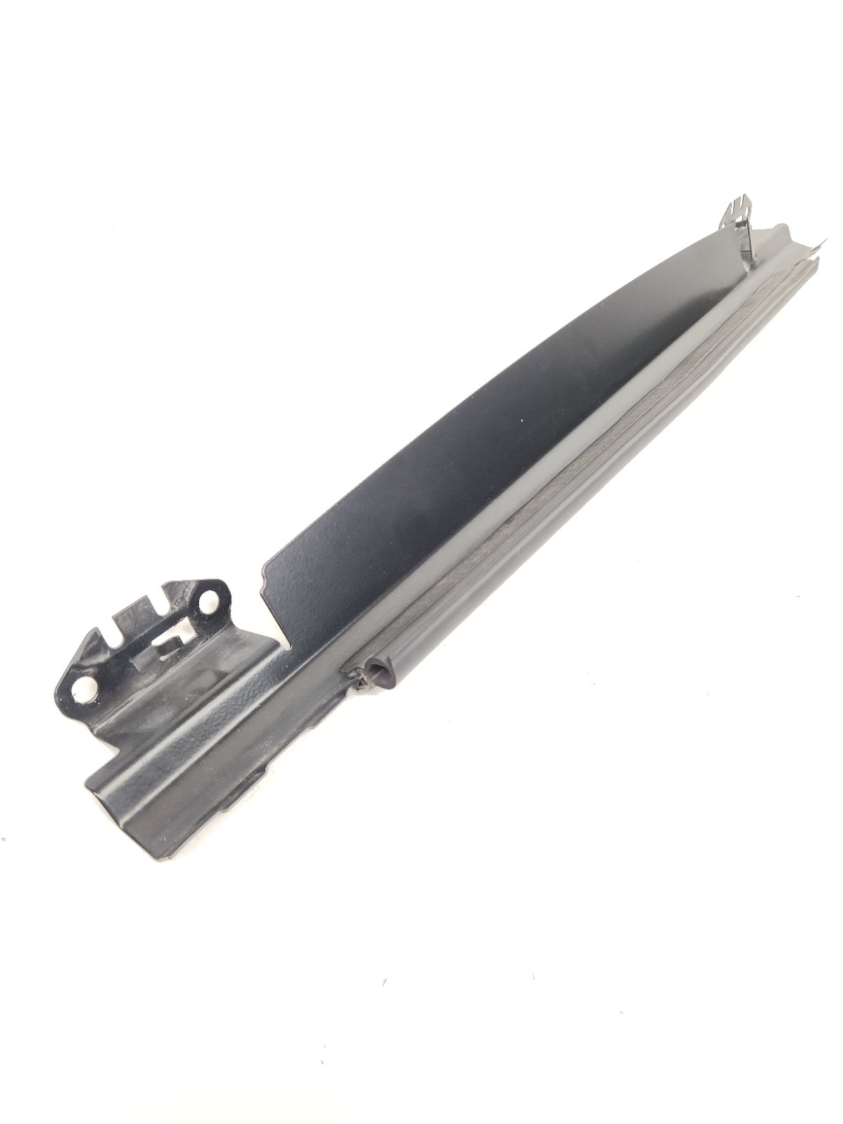2012-2014 MCLAREN MP4-12C 650 REAR ENGINE BAY SUPPORT BRACKET SEAL OEM 11A6319CP