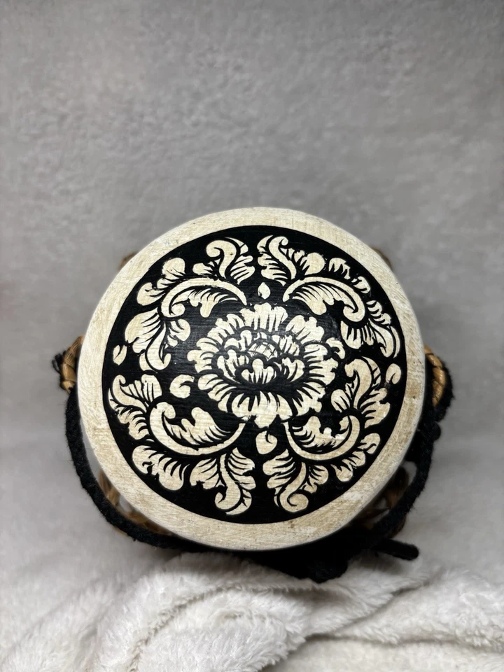 Cesta de arroz de bambú tejida tailandesa vintage caja con tapa floral pintada a mano decorativa Foto 2 de 4